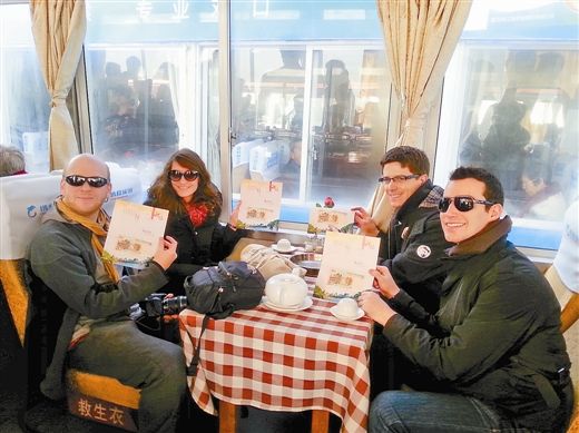 �����콭�ľ�2000�������ο��յ�ӡ�ź���ɽˮ�ļ���⡣ �����콭�ľ�2000�������ο��յ�ӡ�ź���ɽˮ�ļ���⡣