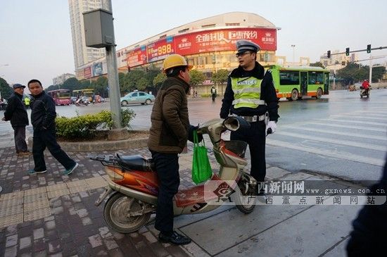 �������綯��δ������·��ʻ������������н���������50Ԫ����������������� ��� �� �������綯��δ������·��ʻ������������н���������50Ԫ����������������� ��� ��