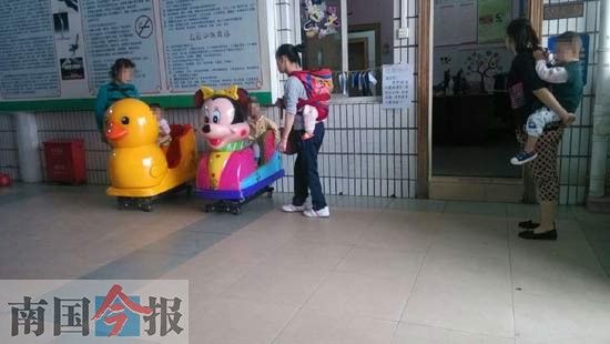 �ڼҳ��ŀ����£�����с����������ҡҡ���ϣ���ò����ֺ��������鵸 �� �ڼҳ��ŀ����£�����с����������ҡҡ���ϣ���ò����ֺ��������鵸 ��